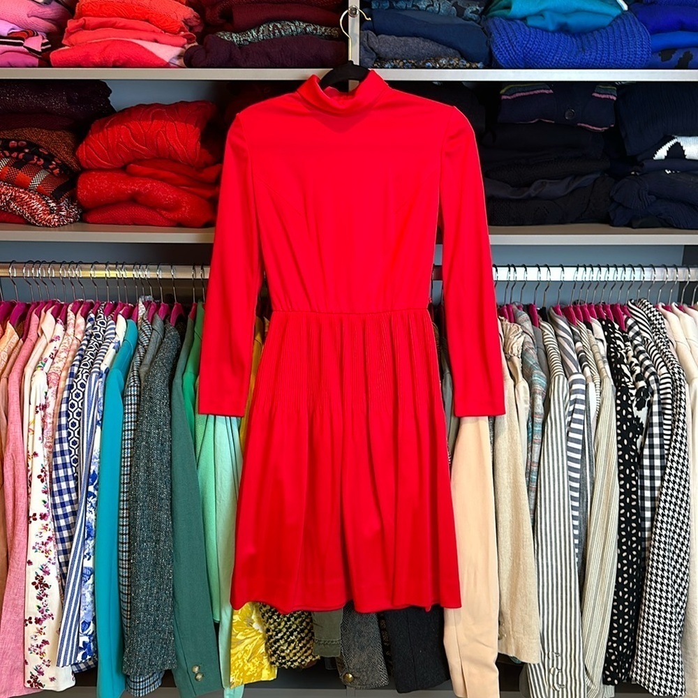 Vintage 70’s Momentum red long sleeve turtleneck pleated dress size 0